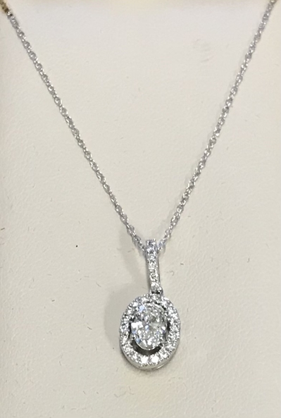 Ladies Diamond Pendant Necklace 