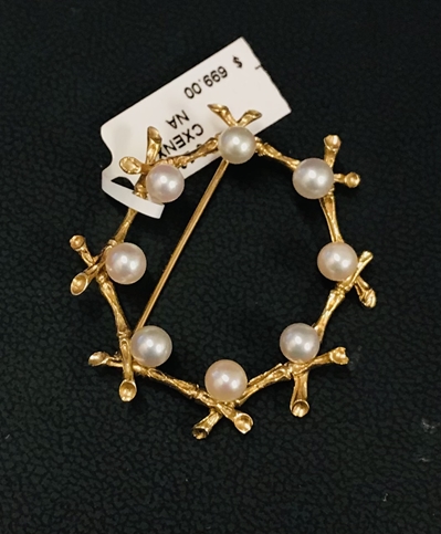 Gold Wreath Pin w/ Pearls 