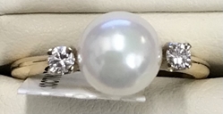 Akoya Pearl & .10ctw Diamond Ring 