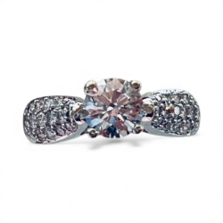 1 1/2CTW Diamond Engagement Ring 