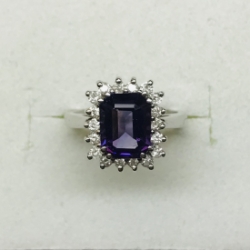 Ladies Amethyst & Diamond Ring 