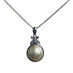 Mabe` Pearl Pendant 
