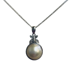 Mabe` Pearl Pendant 