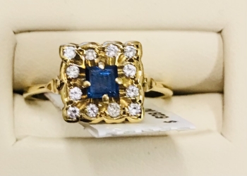 Ladies Sapphire & Diamond Ring 