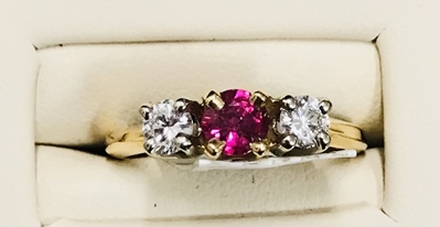 Ladies Ruby & Diamond Ring 