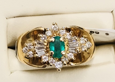 Ladies Emerald & Diamond Ring 