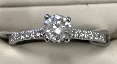 5/58cttw Diamond engagement ring 