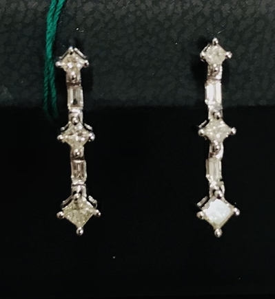 1/2ctw Diamond Earrings 