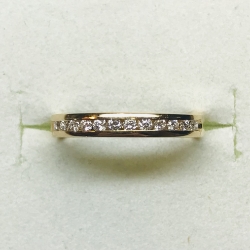 1/4ctw Channel-Set Band 