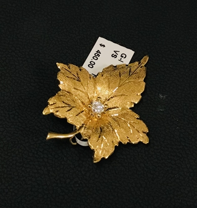 14k Gold Maple Leaf w/ Center Diamond 
