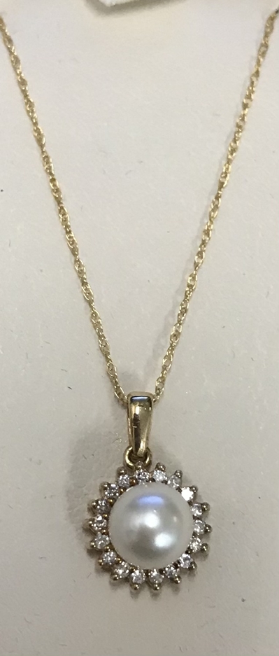 Diamond & Pearl Pendant w/ Chain 