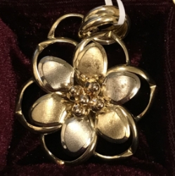 14k Flower Pendant 