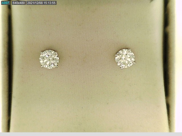 1.01ctw Diamond stud earrings 