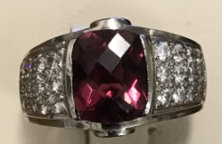 Ladies Garnet &amp; Diamond Ring 