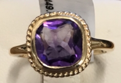 Ladies Amethyst Ring 
