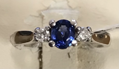 Ladies Sapphire & Diamond Ring 