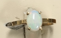 Ladies Opal Ring 