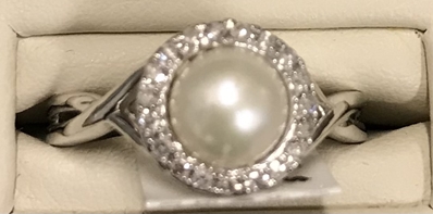 Cultured Pearl & Diamond Ring 