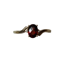 14K Yellow Gold Garnet & Diamond Ring 