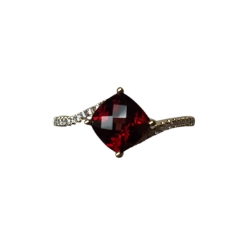 14K Yellow Gold Garnet & Diamond Ring 