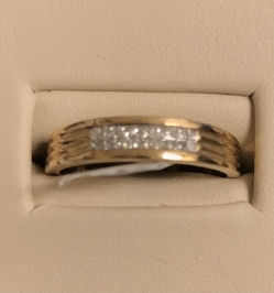 10KY .16CTW Diamond Wedding Band 